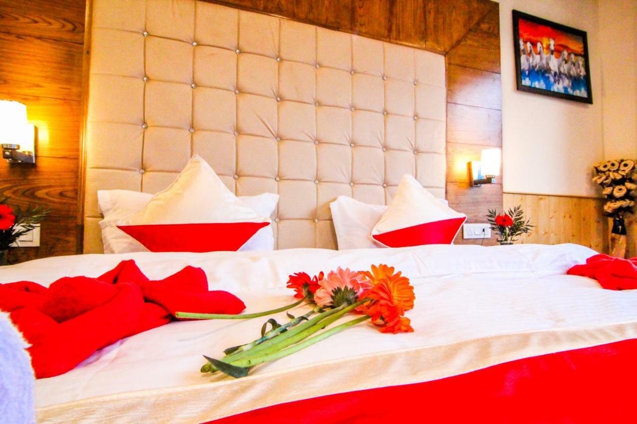 Highq Manali Hotel Bagian luar foto