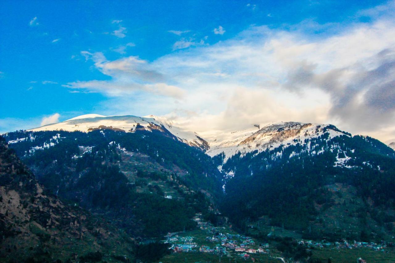 Highq Manali Hotel Bagian luar foto