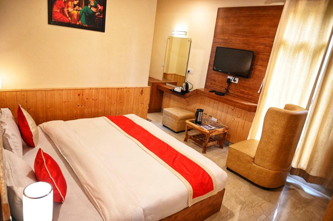 Highq Manali Hotel Bagian luar foto